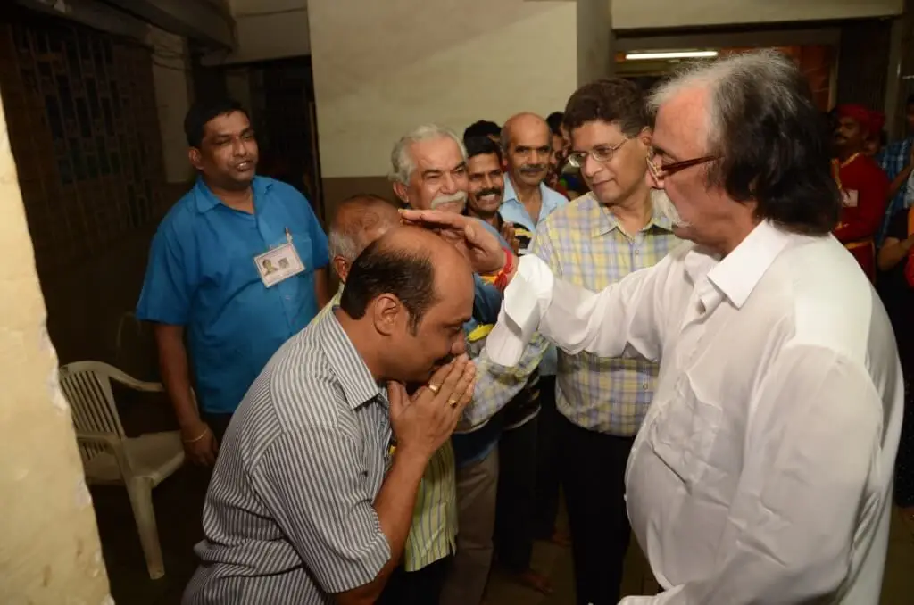 Sadguru Shree Aniruddha Bapu Blessing Charkha Committee Volunteers