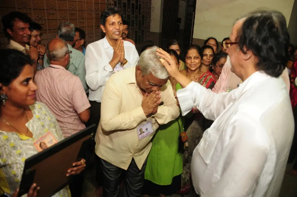 Sadguru Shree Aniruddha Bapu Blessing Prasadalay Volunteers