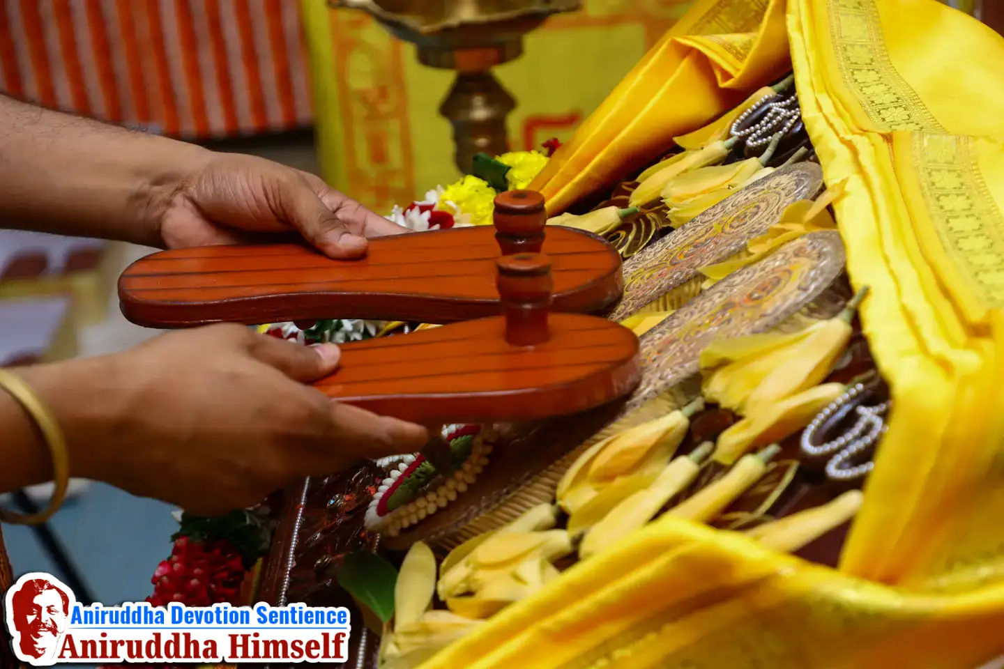 Charansparsha of Sadguru Shree Aniruddha Bapu in the form of Krupachaitanya Paduka to the Chinmay Padukas