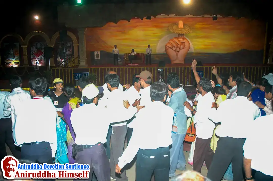 Devotees gather at Dhule during Sadguru Shree Aniruddha Bapu's visit in 2007