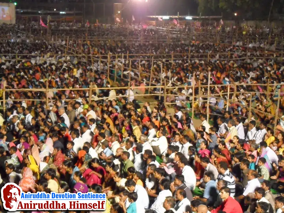 Devotees gather at Jalgaon during Sadguru Shree Aniruddha Bapu's visit in 2011