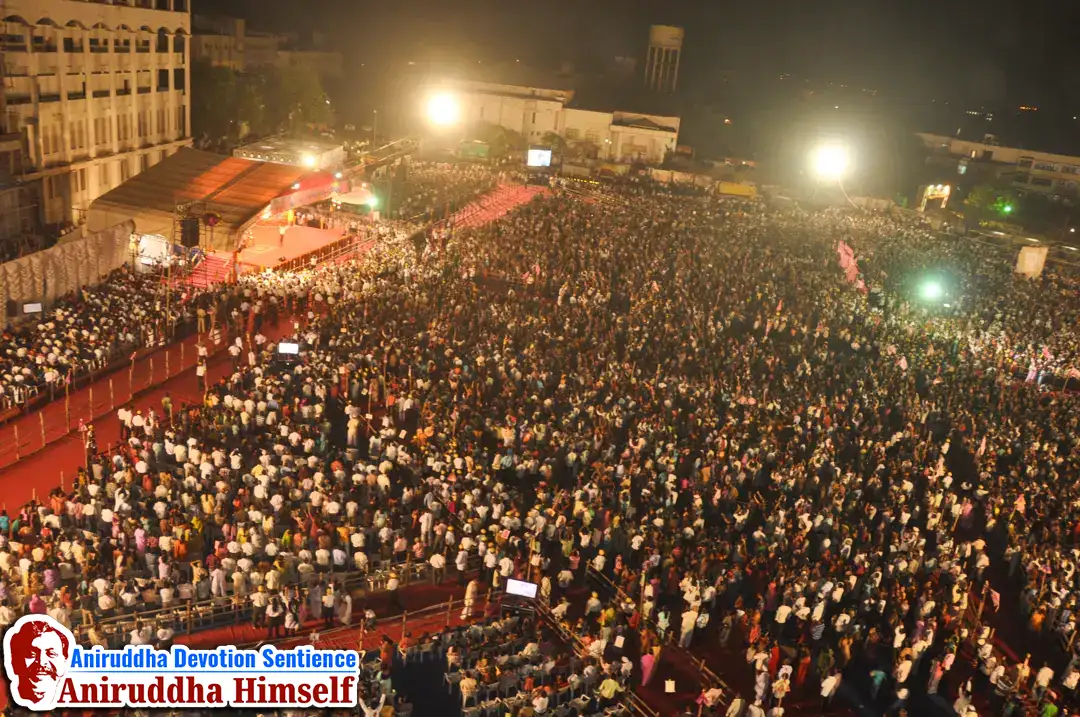 Devotees gather at Jalgaon during Sadguru Shree Aniruddha Bapu's visit in 2011