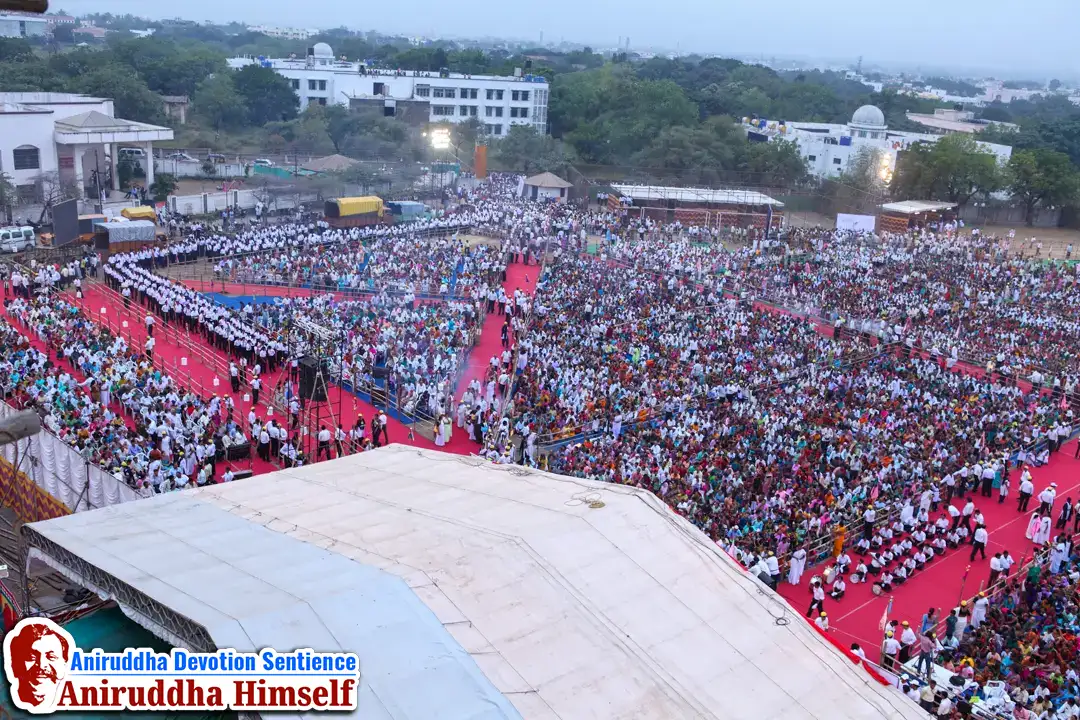 Devotees gather at Jalgaon during Sadguru Shree Aniruddha Bapu's visit in 2011