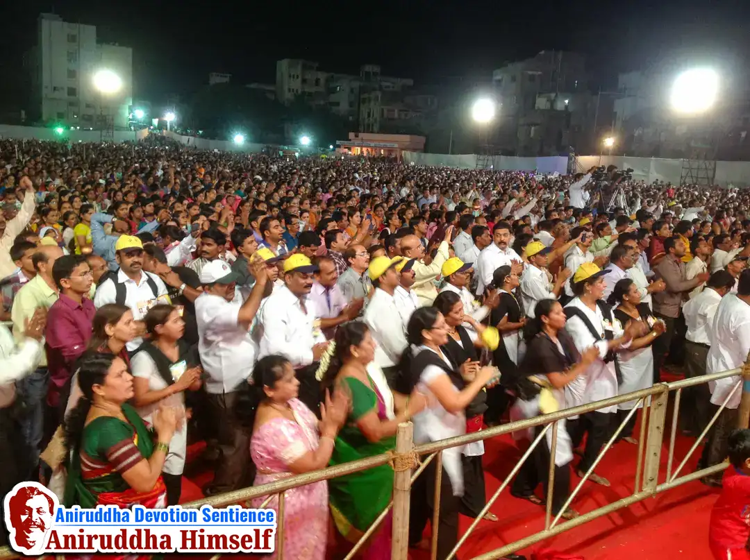 Devotees gather at Sangli during Sadguru Shree Aniruddha Bapu's visit in 2013