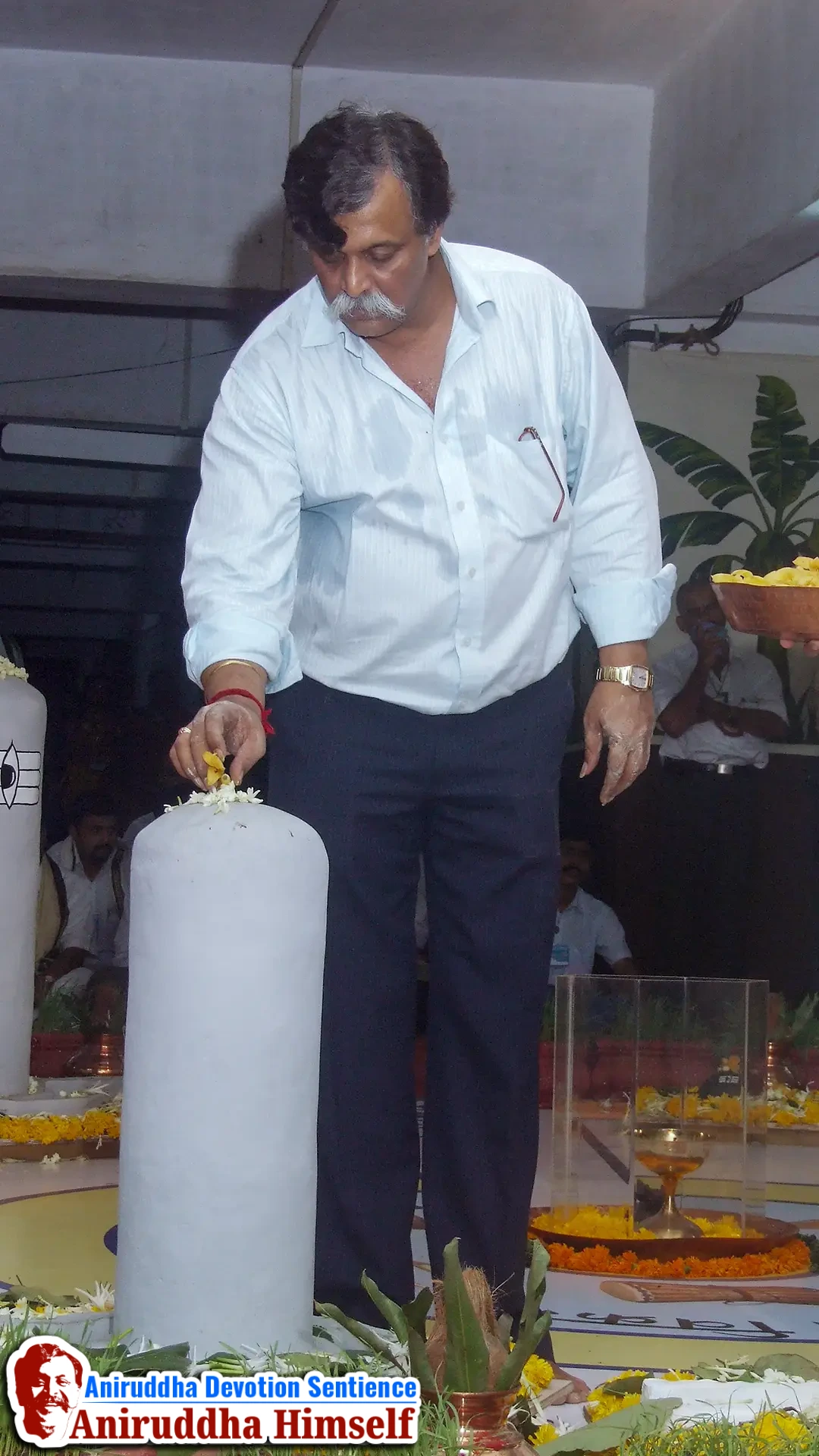 Sadguru Aniruddha Bapu immersed in perfroming poojans of different utsavs
