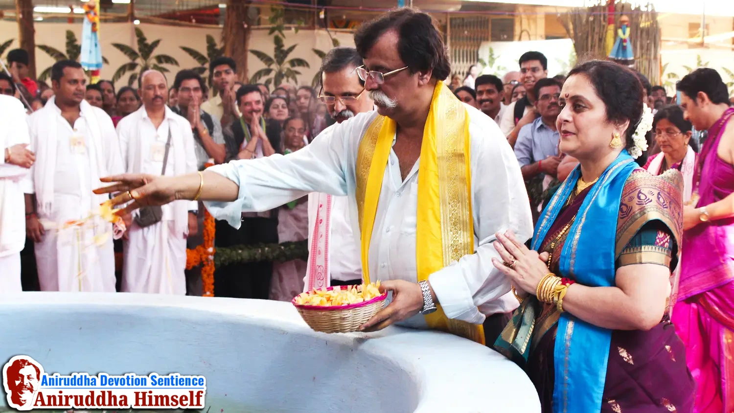 Aniruddha Bapu immersed in Bhakti