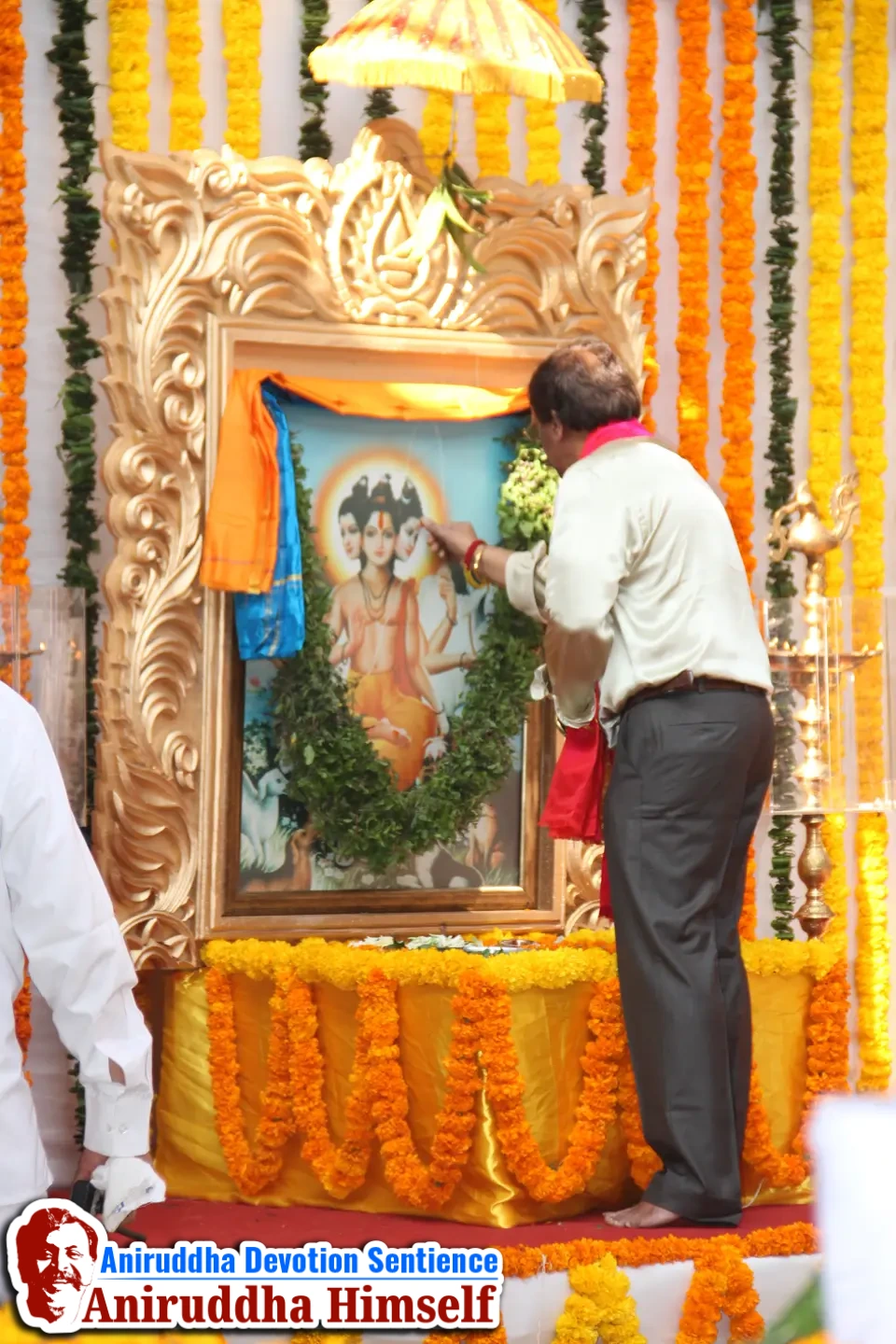 Aniruddha Bapu and his Panchaguru's (Five Guru's)