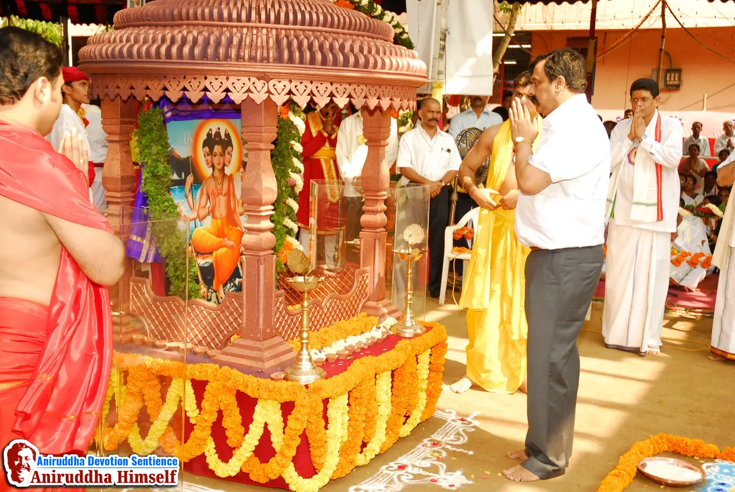 Aniruddha Bapu and his Panchaguru's (Five Guru's)