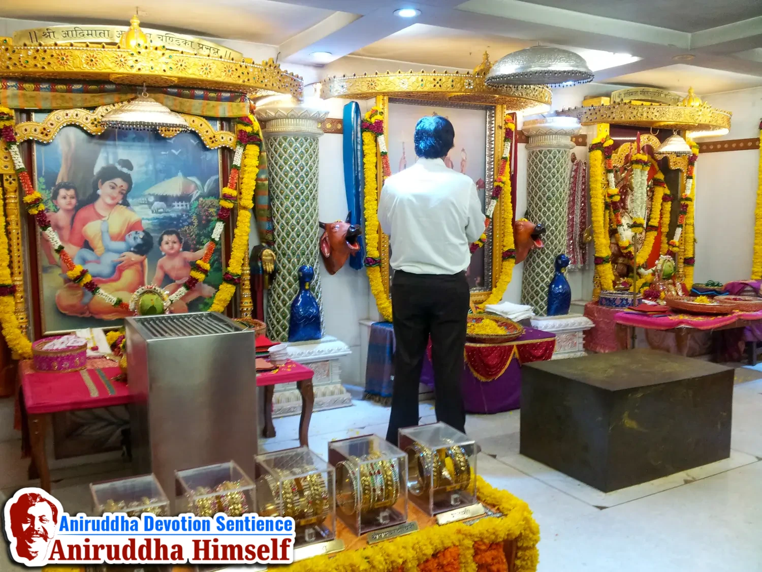 Sadguru Aniruddha Bapu taking darshan of all the Devata's at Shree Aniruddha Gurukshetram