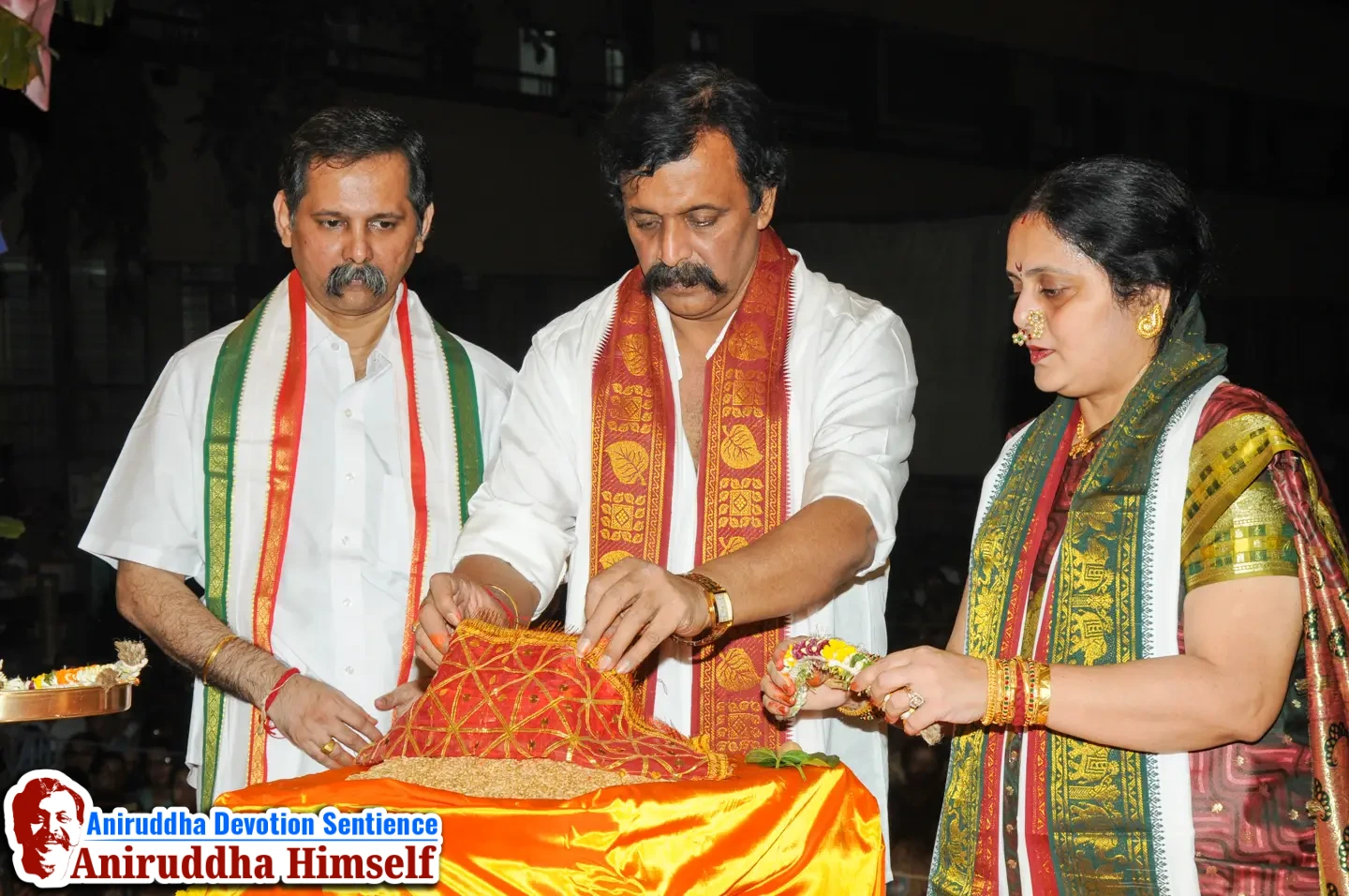 Sadguru Aniruddha Bapu performing Kanthakoop Pashaan poojan