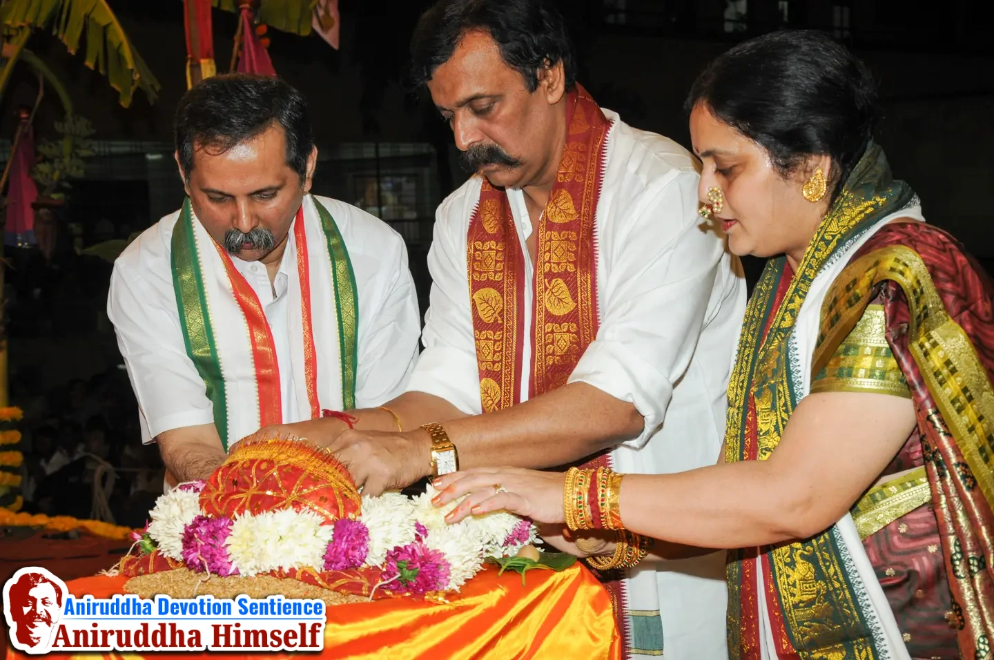 Sadguru Aniruddha Bapu performing Kanthakoop Pashaan poojan