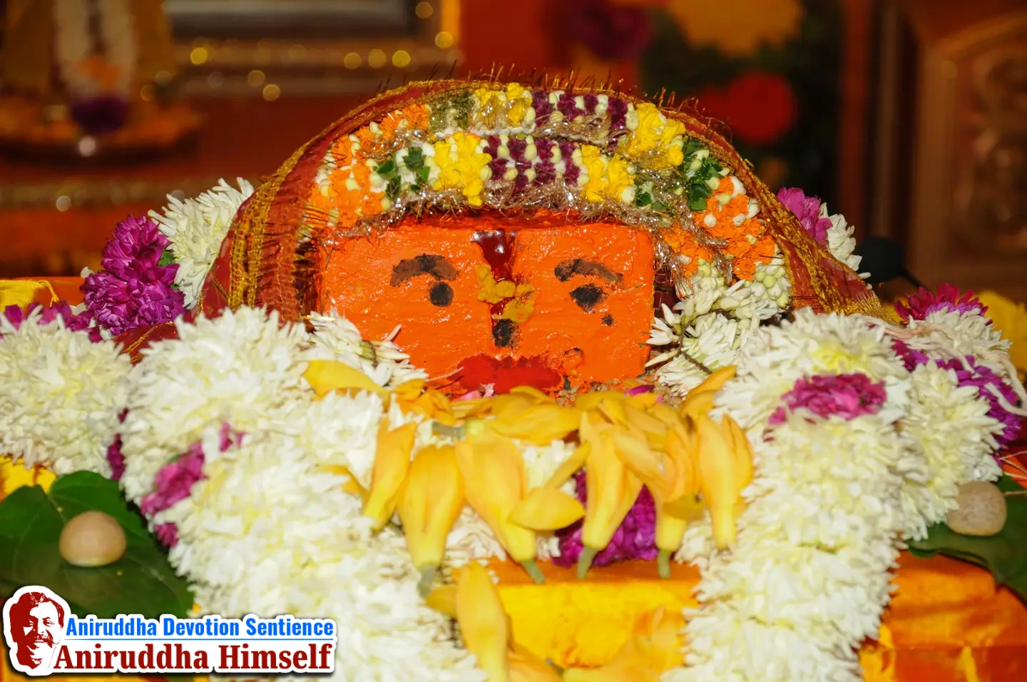 Sadguru Aniruddha Bapu performing Kanthakoop Pashaan poojan