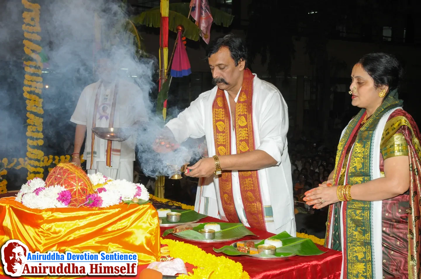 Sadguru Aniruddha Bapu performing Kanthakoop Pashaan poojan