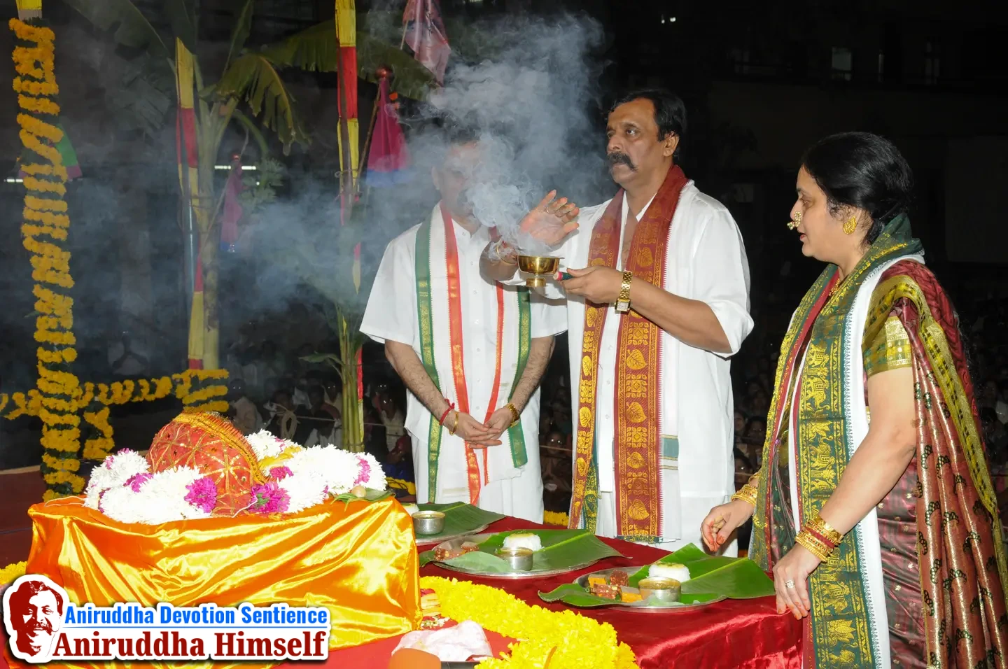 Sadguru Aniruddha Bapu performing Kanthakoop Pashaan poojan