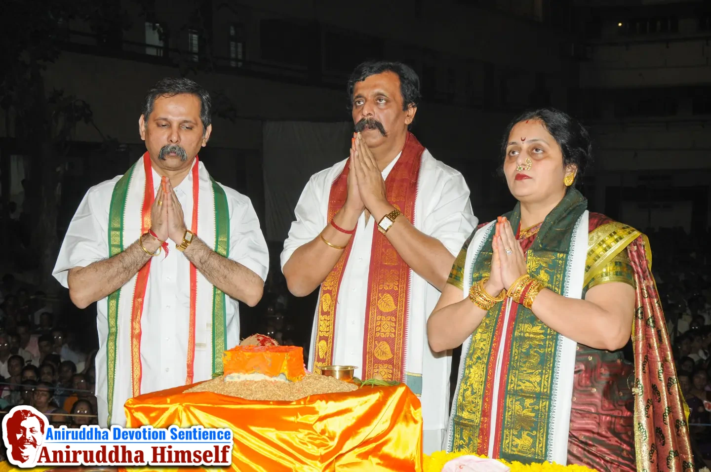 Sadguru Aniruddha Bapu performing Kanthakoop Pashaan poojan