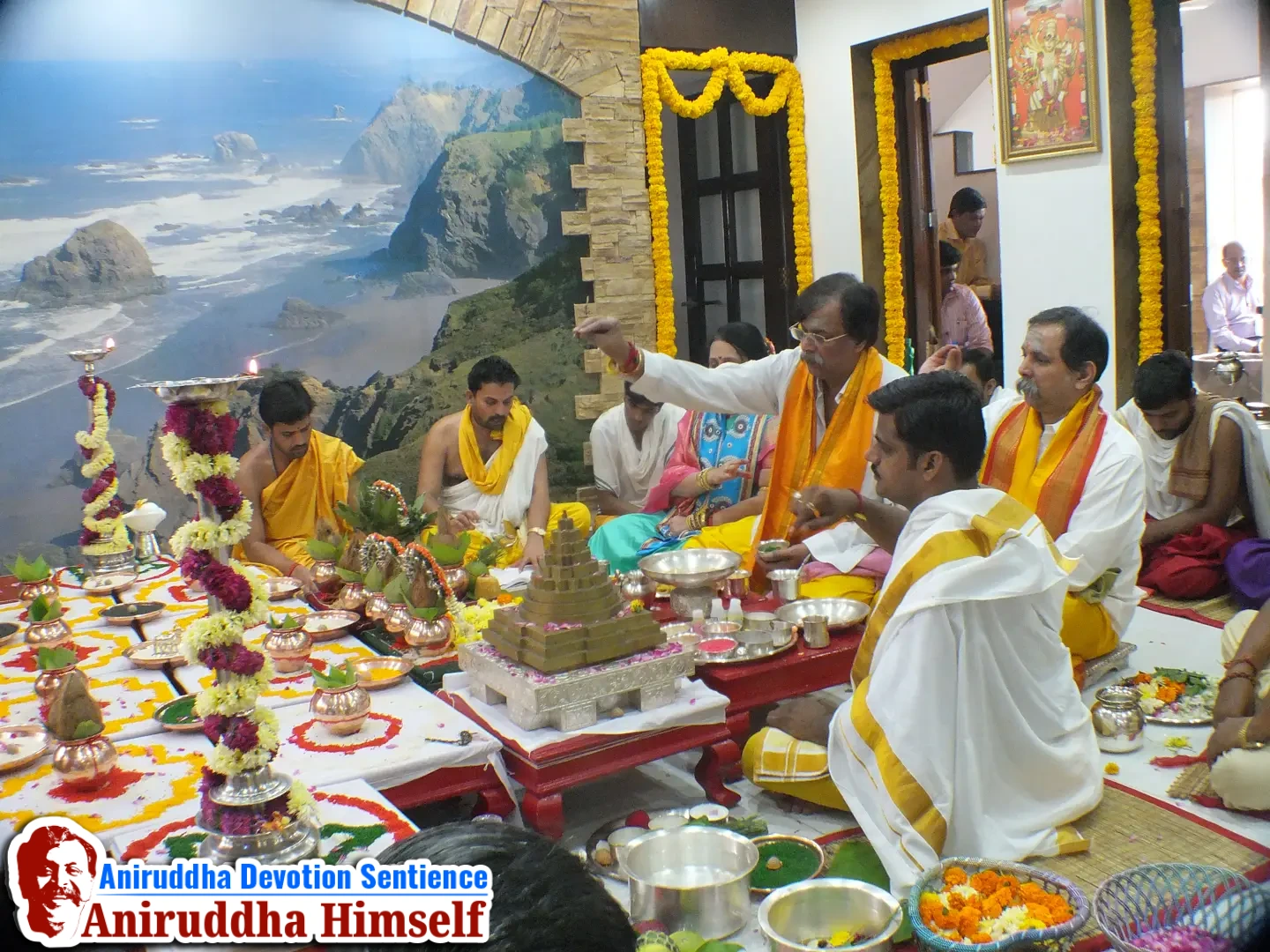 Sadguru Aniruddha Bapu performing Paraamba poojan at Shree Datta Niwas