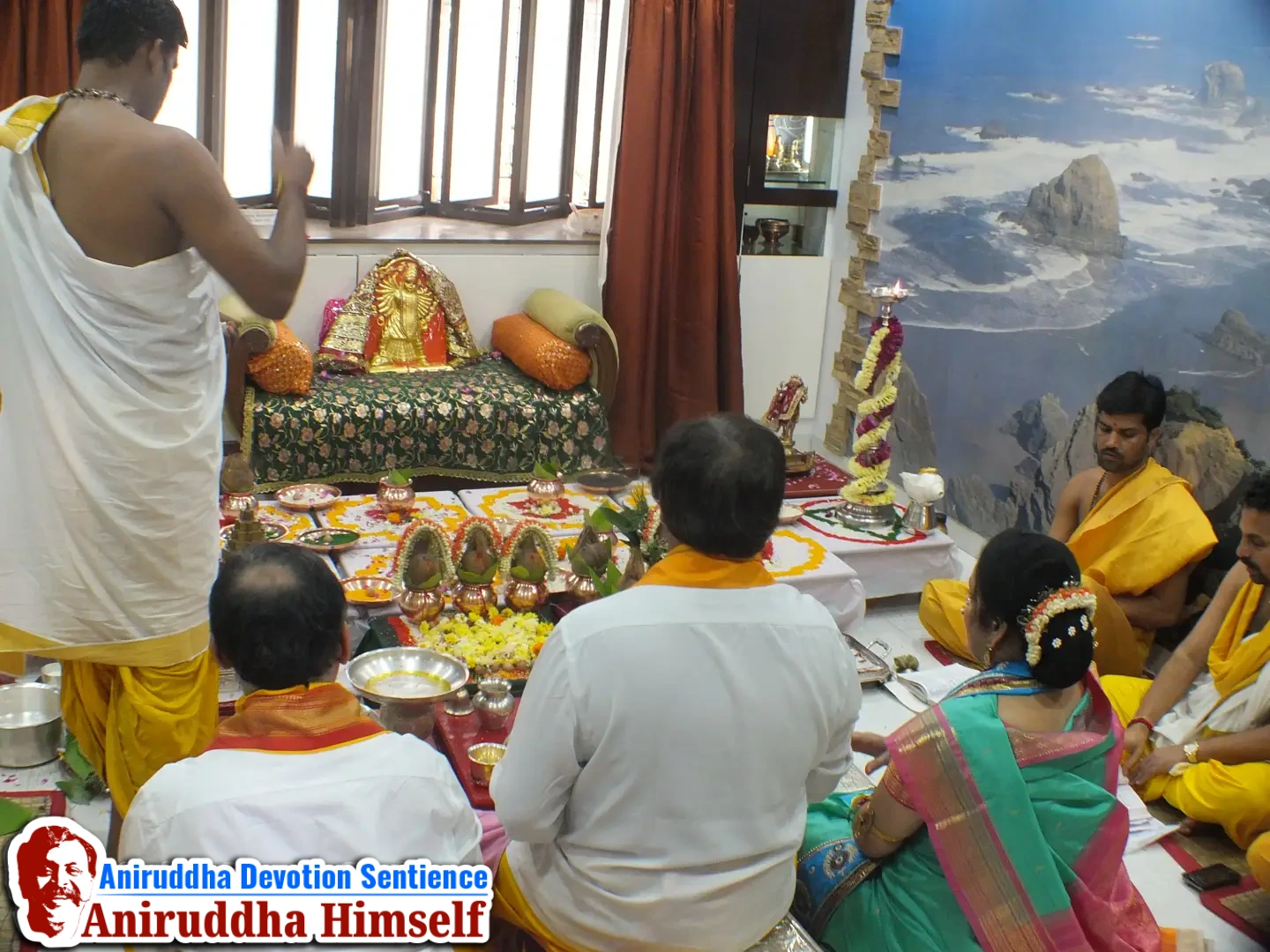 Sadguru Aniruddha Bapu performing Paraamba poojan at Shree Datta Niwas
