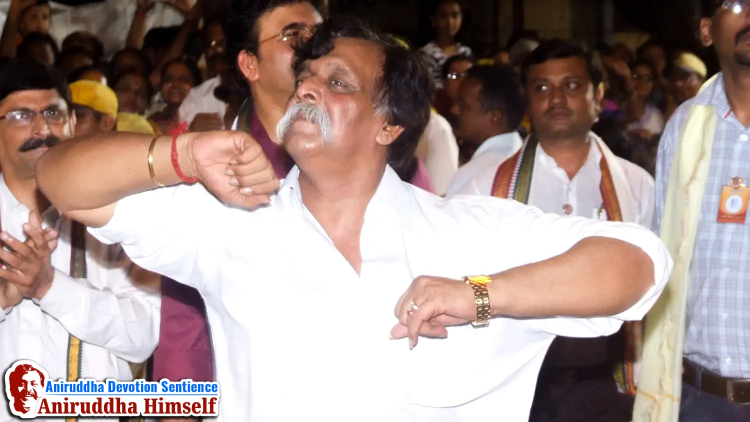 Sadguru Aniruddha Bapu joyfully dancing during Ganeshotsav Punarmilap