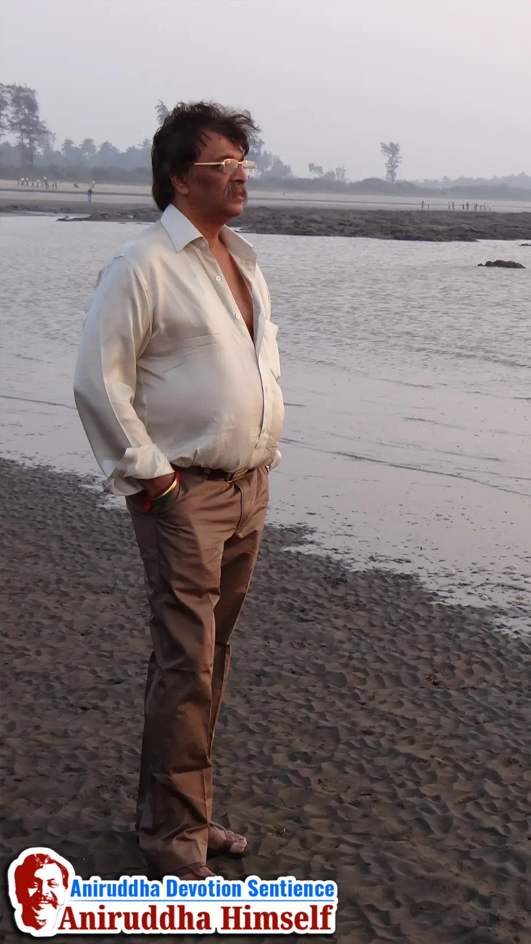 Sadguru Aniruddha Bapu at Umargam beach