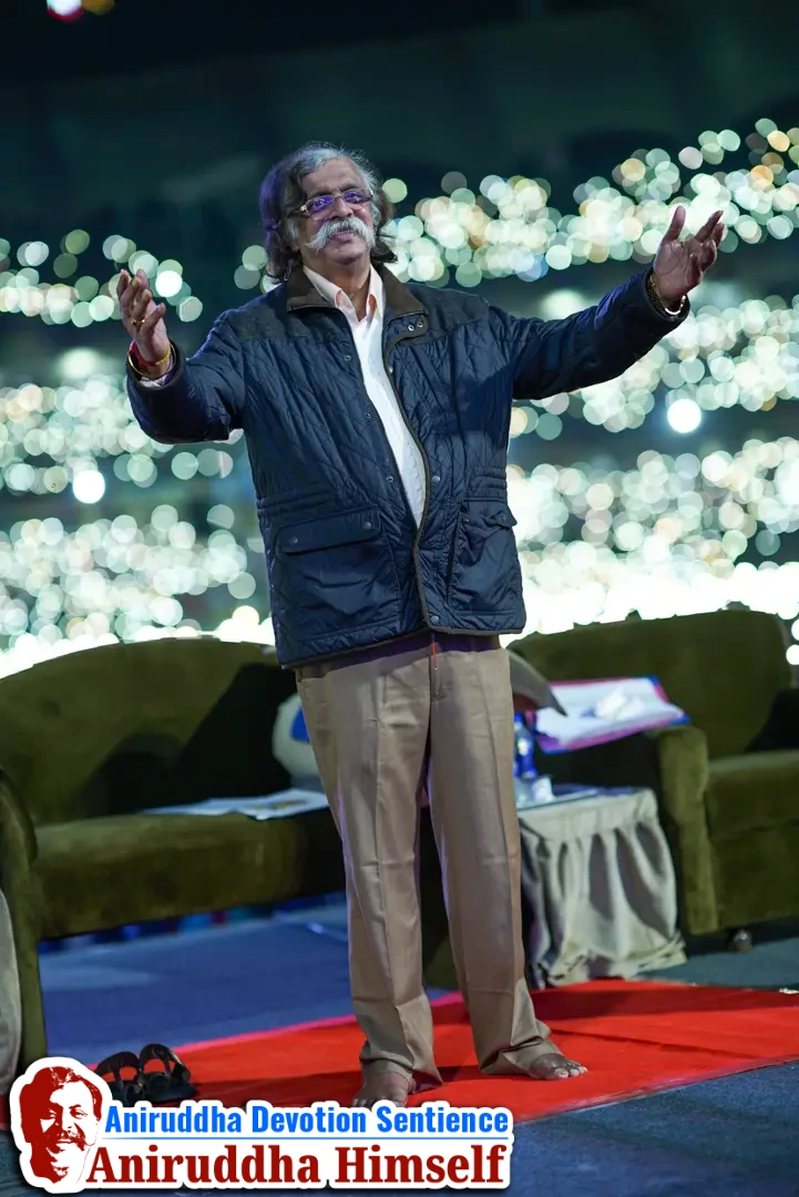 Sadguru Shree Aniruddha Bapu at Aniruddha Bhaktibhav Chaitanya event held at D.Y.Patil Stadium, Navi Mumbai in December 2019