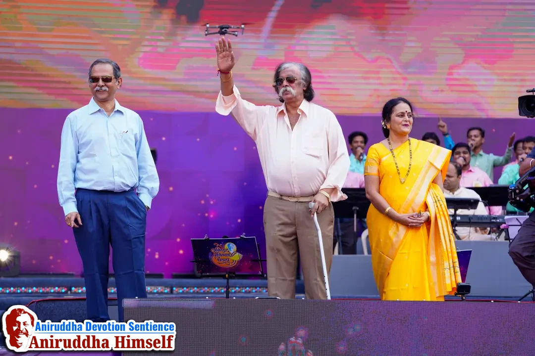 Sadguru Shree Aniruddha Bapu at Aniruddha Bhaktibhav Chaitanya event held at D.Y.Patil Stadium, Navi Mumbai in December 2019