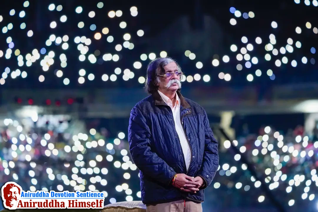 Sadguru Shree Aniruddha Bapu at Aniruddha Bhaktibhav Chaitanya event held at D.Y.Patil Stadium, Navi Mumbai in December 2019