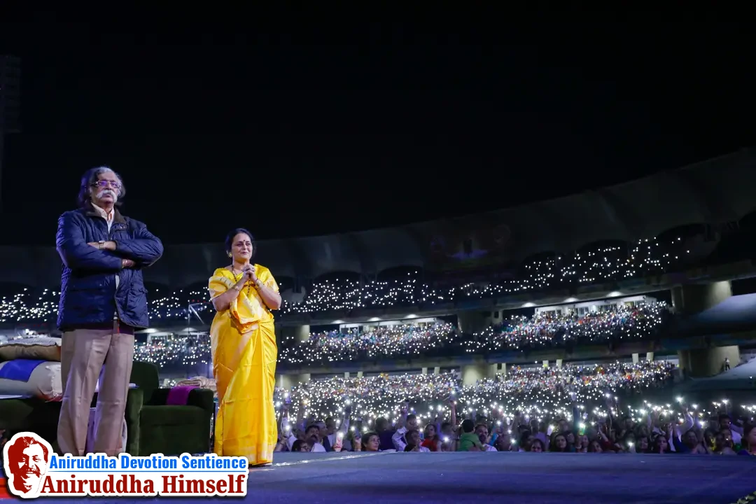 Sadguru Shree Aniruddha Bapu at Aniruddha Bhaktibhav Chaitanya event held at D.Y.Patil Stadium, Navi Mumbai in December 2019