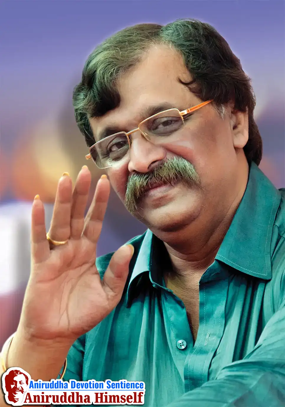 Sadguru Shree Aniruddha Bapu calmly blessing Shraddhavans in abundance