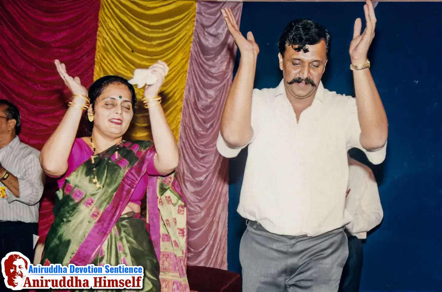 Sadguru Shree Aniruddha Bapu at Dehu–Alandi Rasayatra held in the year 1998.