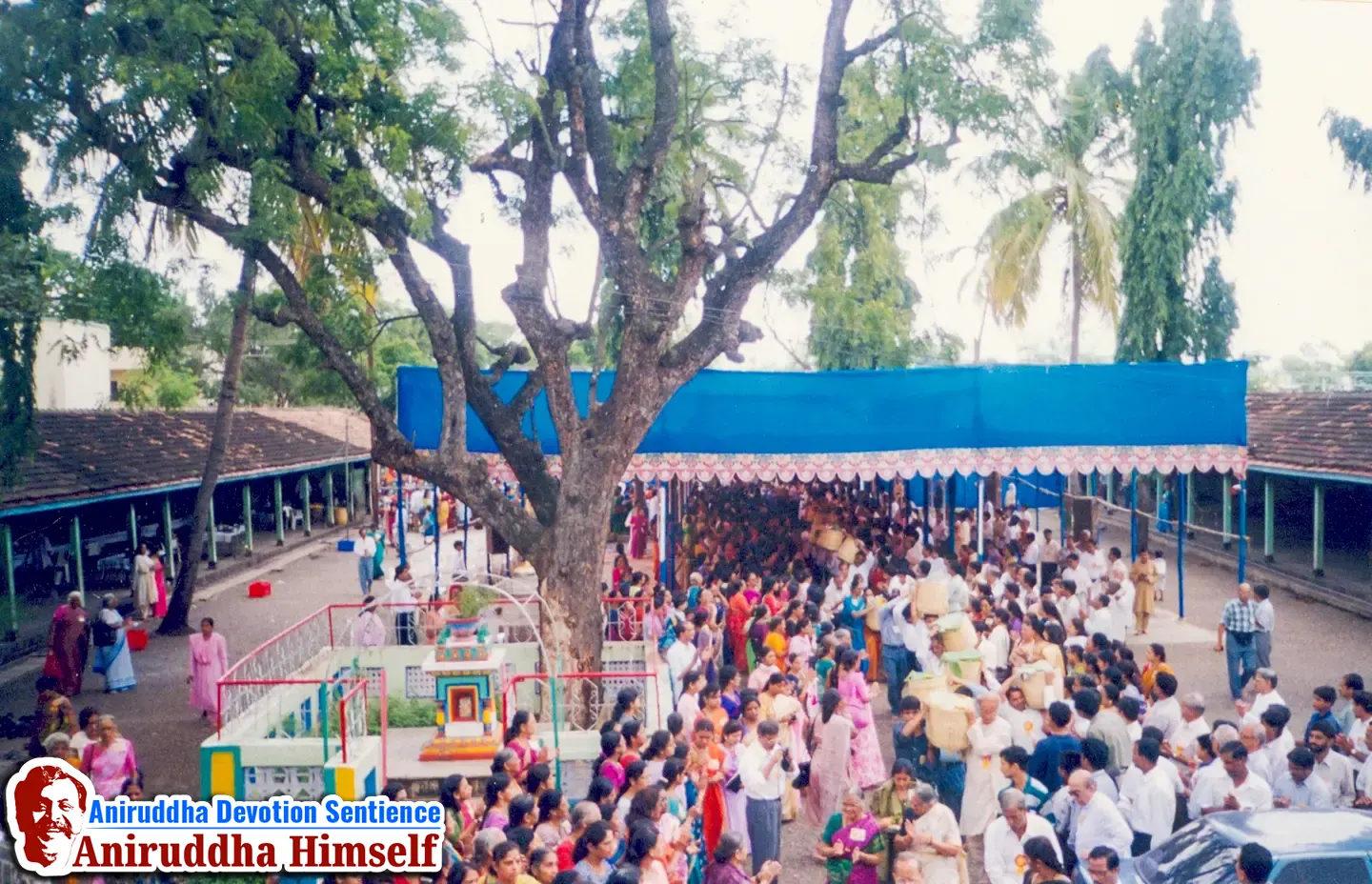 Shraddhavans devotedly attended the Dehu–Alandi Rasayatra along with Sadguru Shree Aniruddha Bapu in 1998