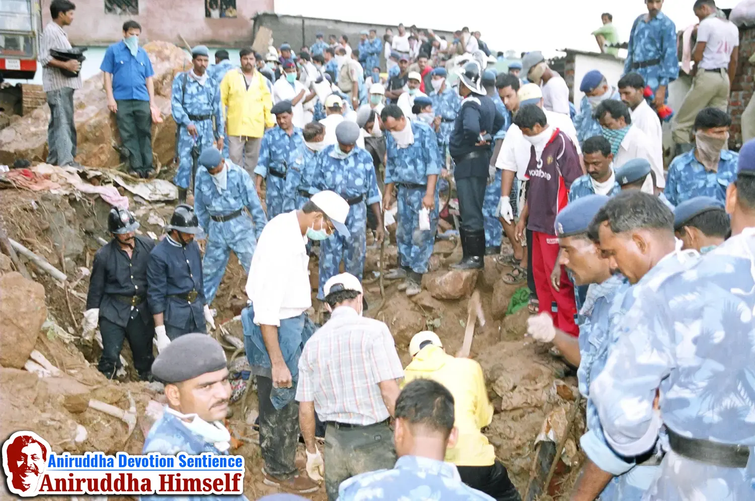 AADM DMVs helping the common people during Sakinaka Landslide during 26th July 2005 Heavy Rain Disaster