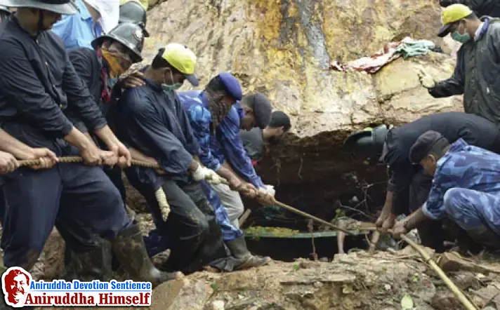 AADM DMVs helping the common people during Sakinaka Landslide during 26th July 2005 Heavy Rain Disaster
