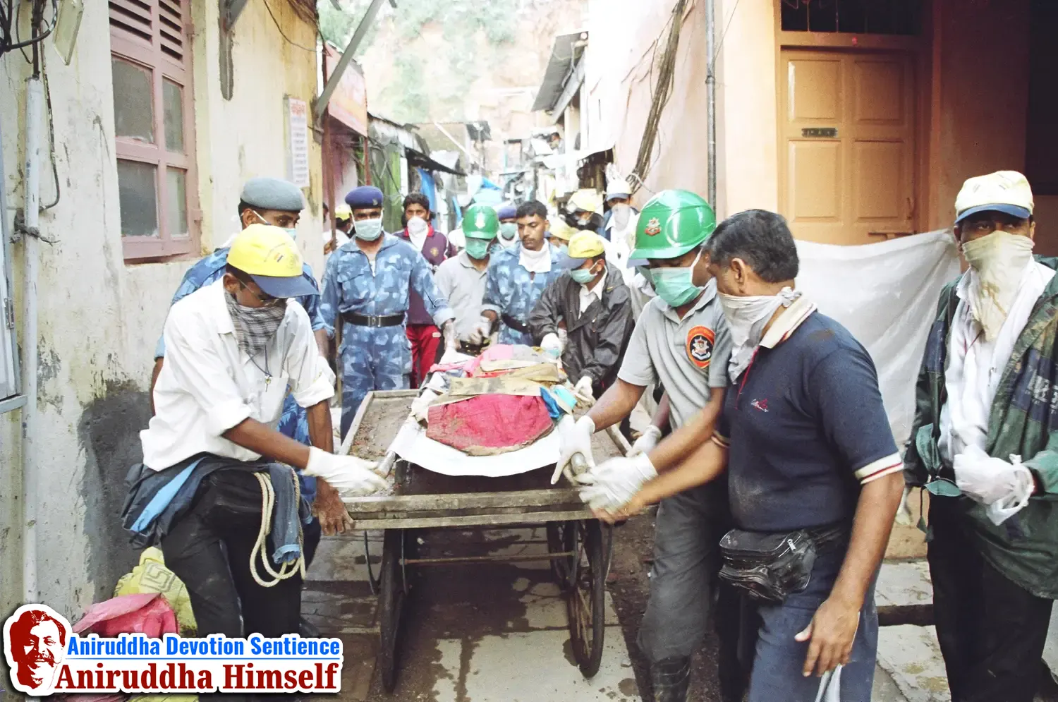 AADM DMVs helping the common people during Sakinaka Landslide during 26th July 2005 Heavy Rain Disaster