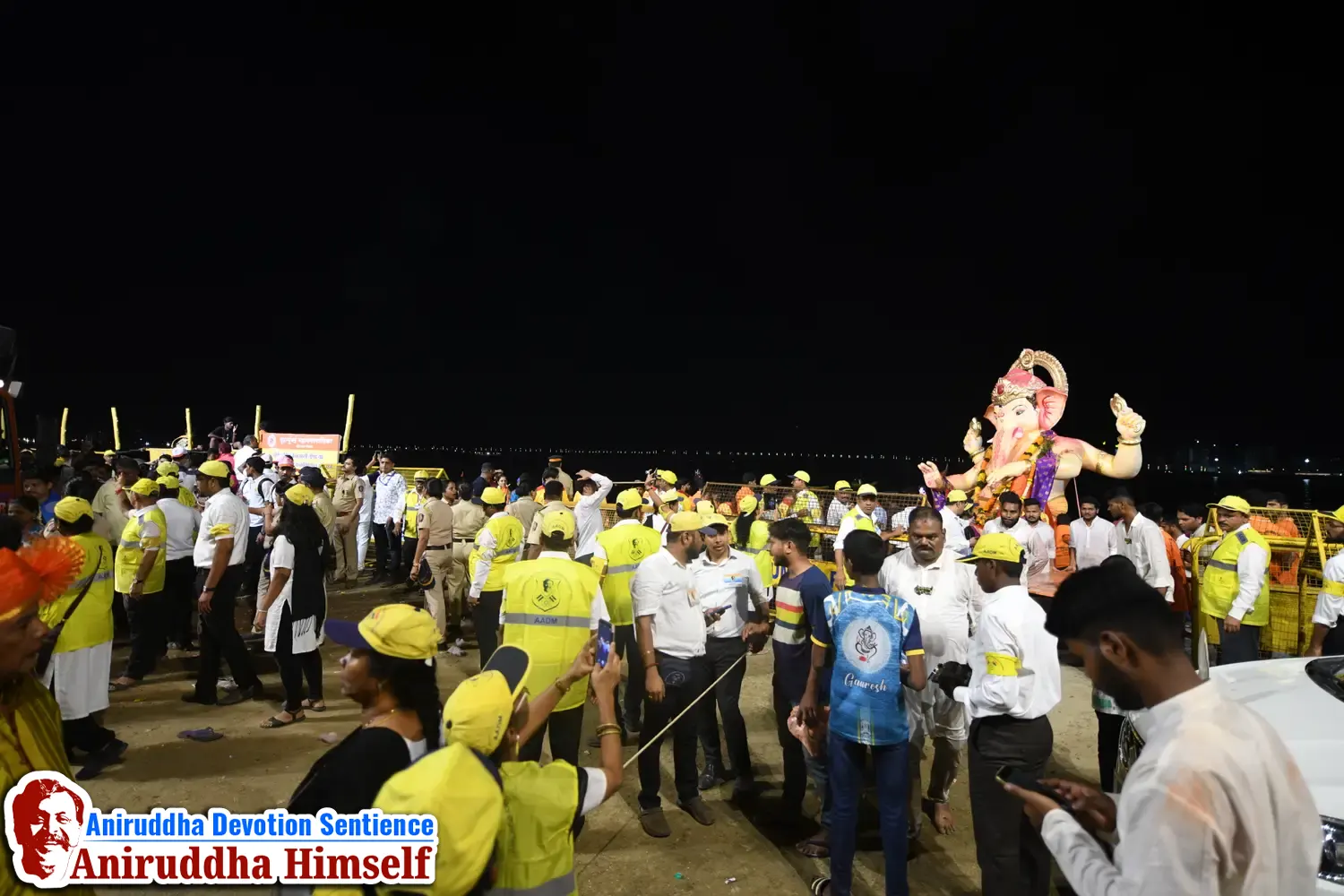 DMVs perform Crowd Control Seva on the occasion of Anant Chaturdashi