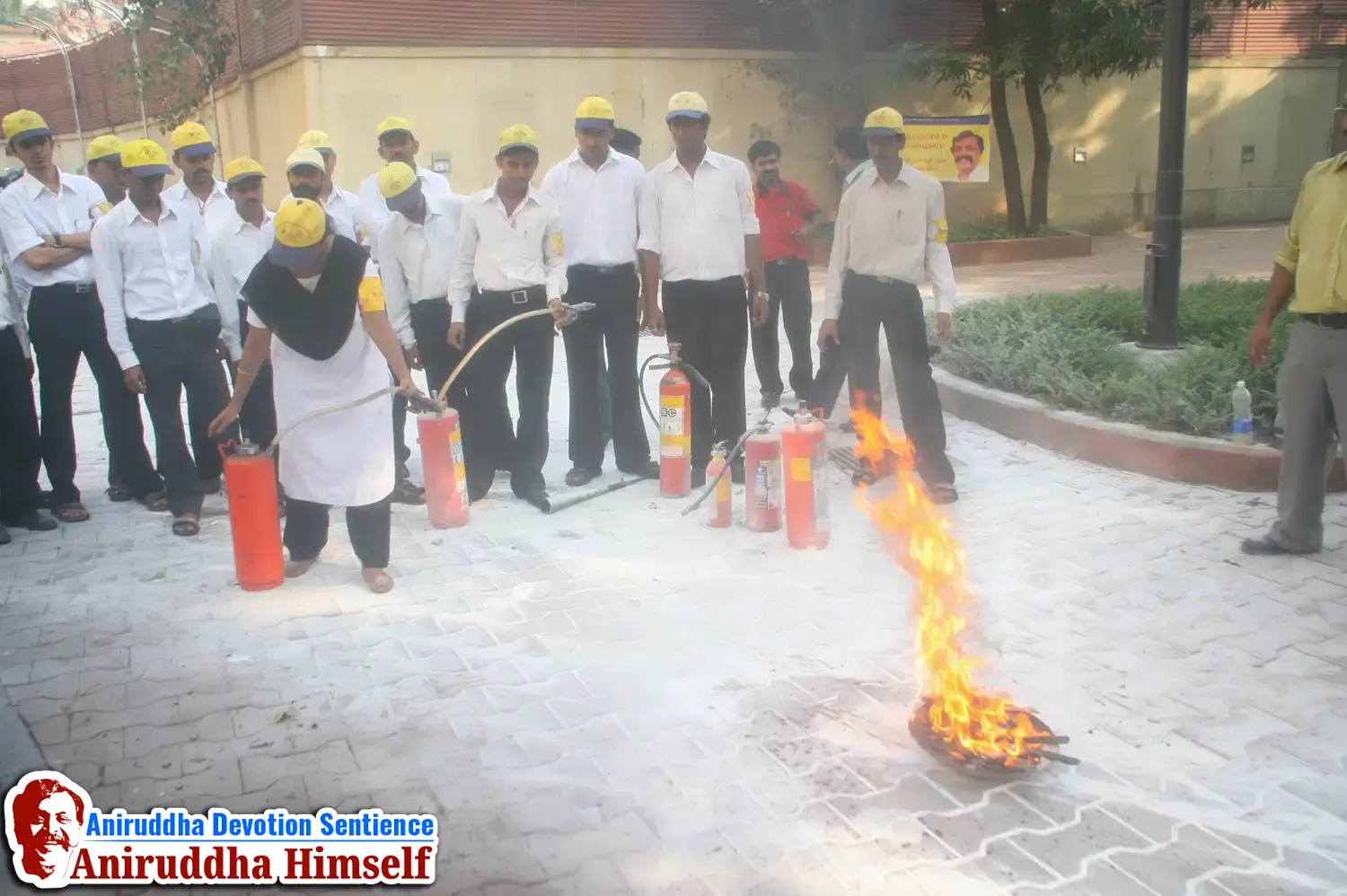 Fire Fighter course conducted for the DMVs of Aniruddha's Academy of Disaster Management