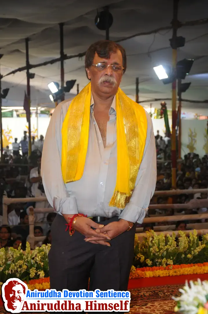 Sadguru Shree Aniruddha Bapu at Shree Harigurugram on the occasion of Guru Pournima