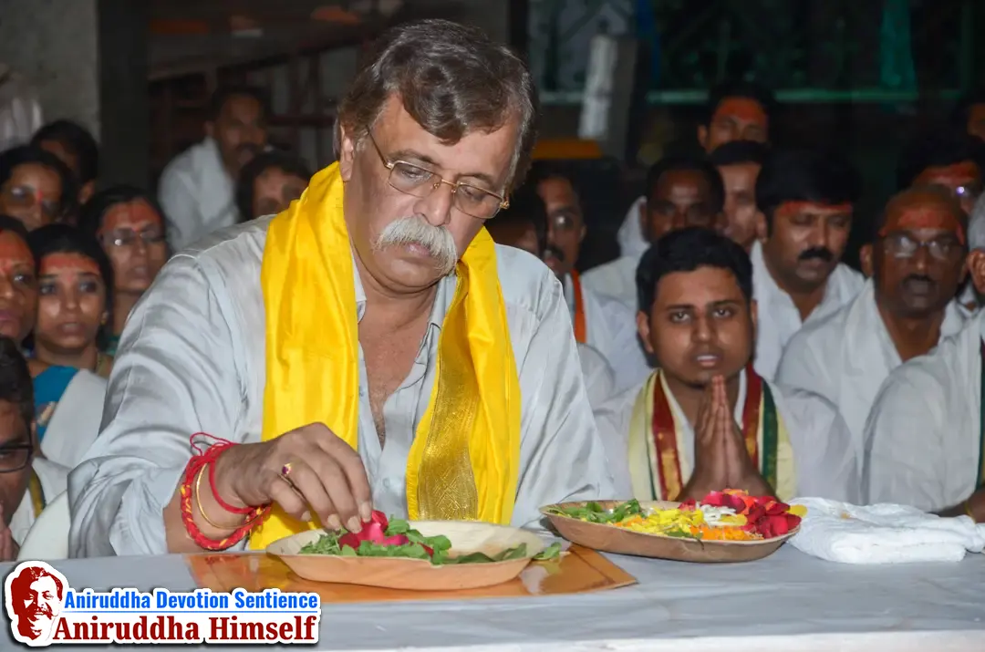 Sadguru Shree Aniruddha Bapu performing Shree Trivikram Poojan at Shree Harigurugram on the occasion of Guru Pournima