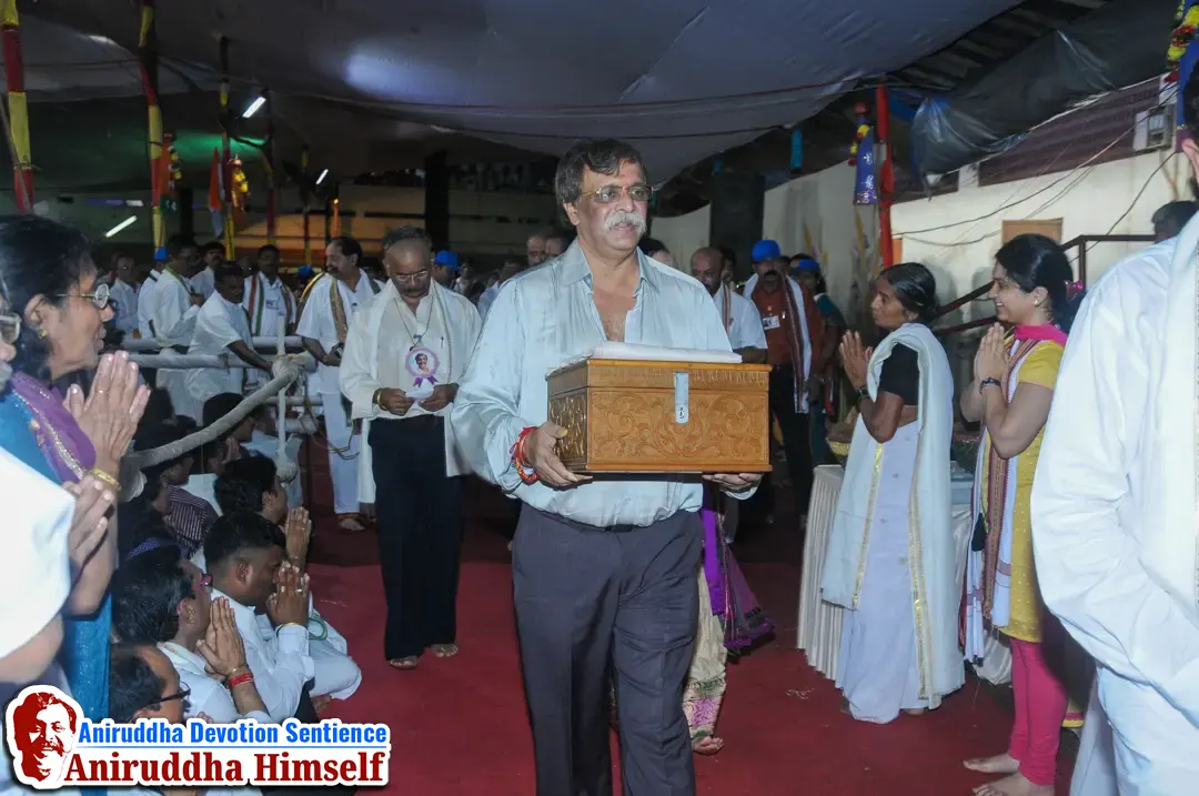 Sadguru Shree Aniruddha Bapu performing Poojan on Shree Nrusinha Saraswati Paduka on Guru Pournima at Shree Harigurugram
