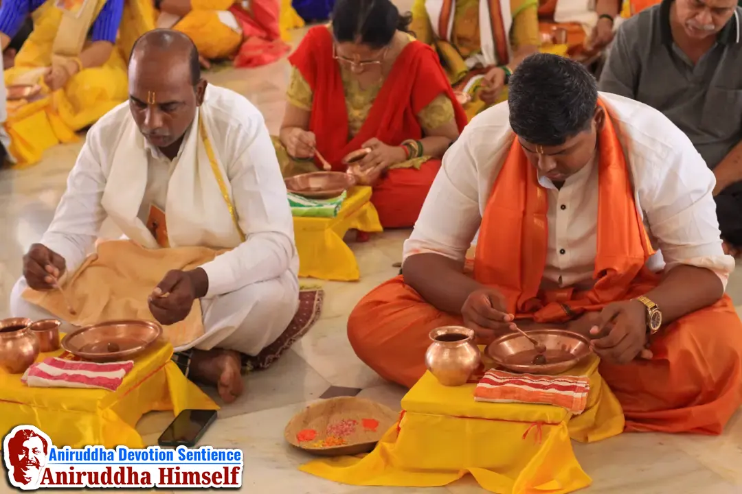 Sacred Panchakumbhaabhishek performed by devotees at Atulitbaldham during Shree Hanuman Pournima.