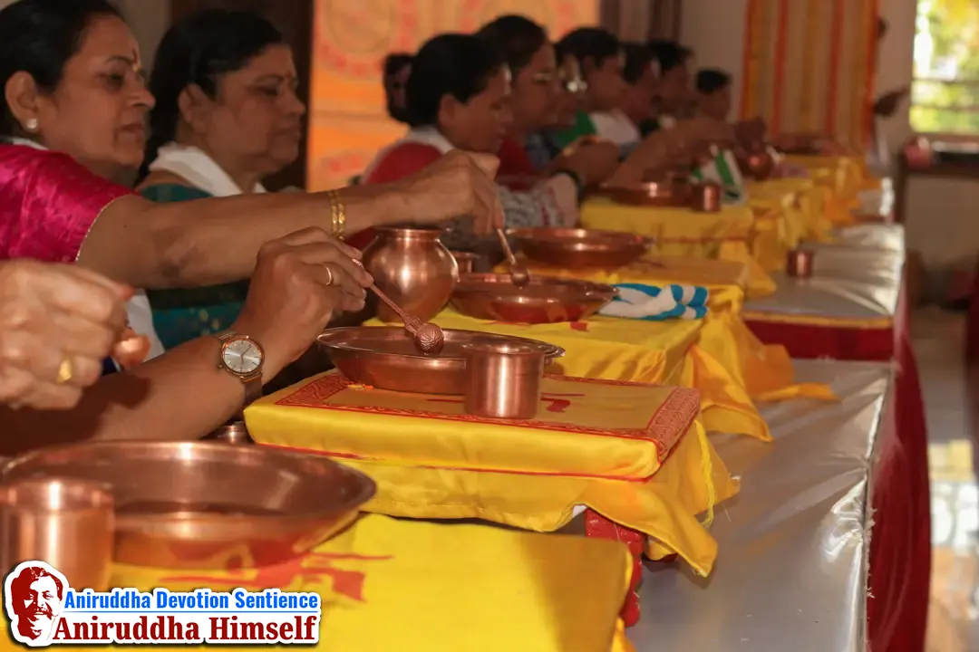 A divine offering of devotion — Shraddhavans performing Panchakumbhaabhishek at Atulitbaldham on Shree Hanuman Pournima.