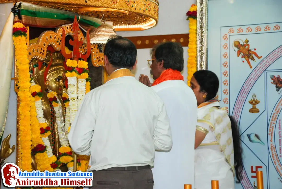 Sadguru Shree Aniruddha Bapu worshipping Maa Jagdamba at Shree Gurukshetram on the occasion of Mahashivratri in the year 2012