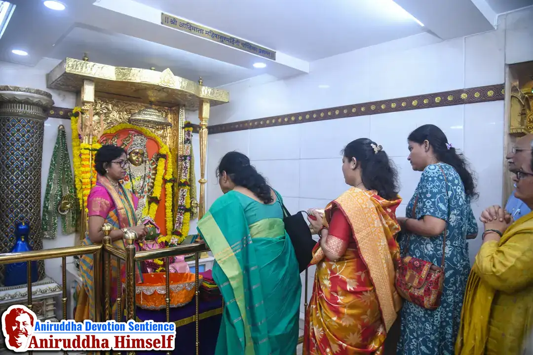 Shraddhavans taking darshan at Shree Aniruddha Gurukshetram during Navratri Utsav