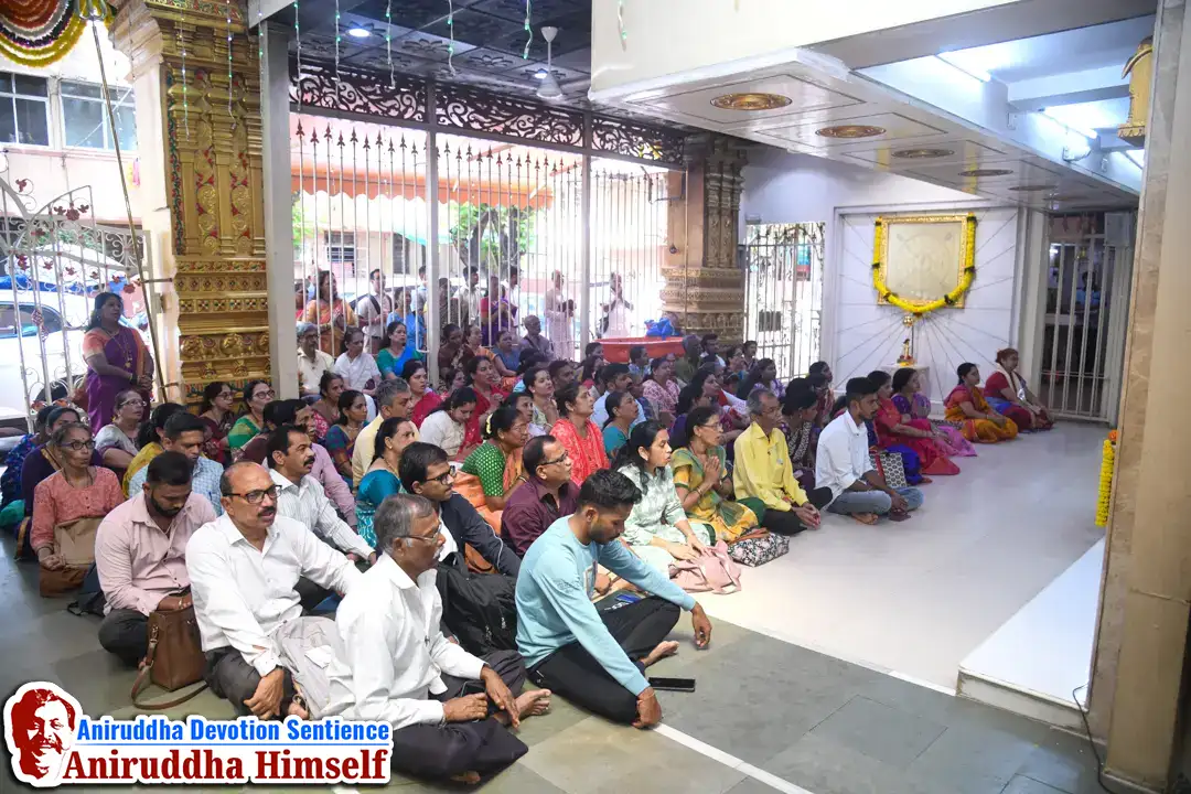 Shraddhavans taking darshan at Shree Aniruddha Gurukshetram during Navratri Utsav