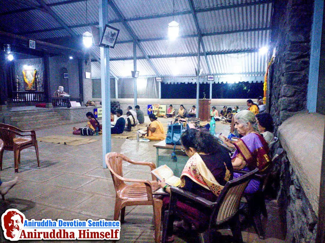 Shraddhavans perform Shree Ramrasayan ratra pathan at Dwarkamai, Kothimbe during Navratri utsav