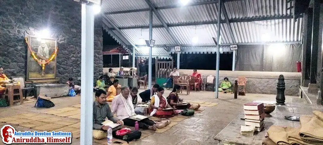 Ramrasayan is a synopsis of the life story of Shree Ram from the Ram Katha right from his birth till the establishment of the Ramarajya. Shraddhavans perform Shree Ramrasayan ratrapathan.