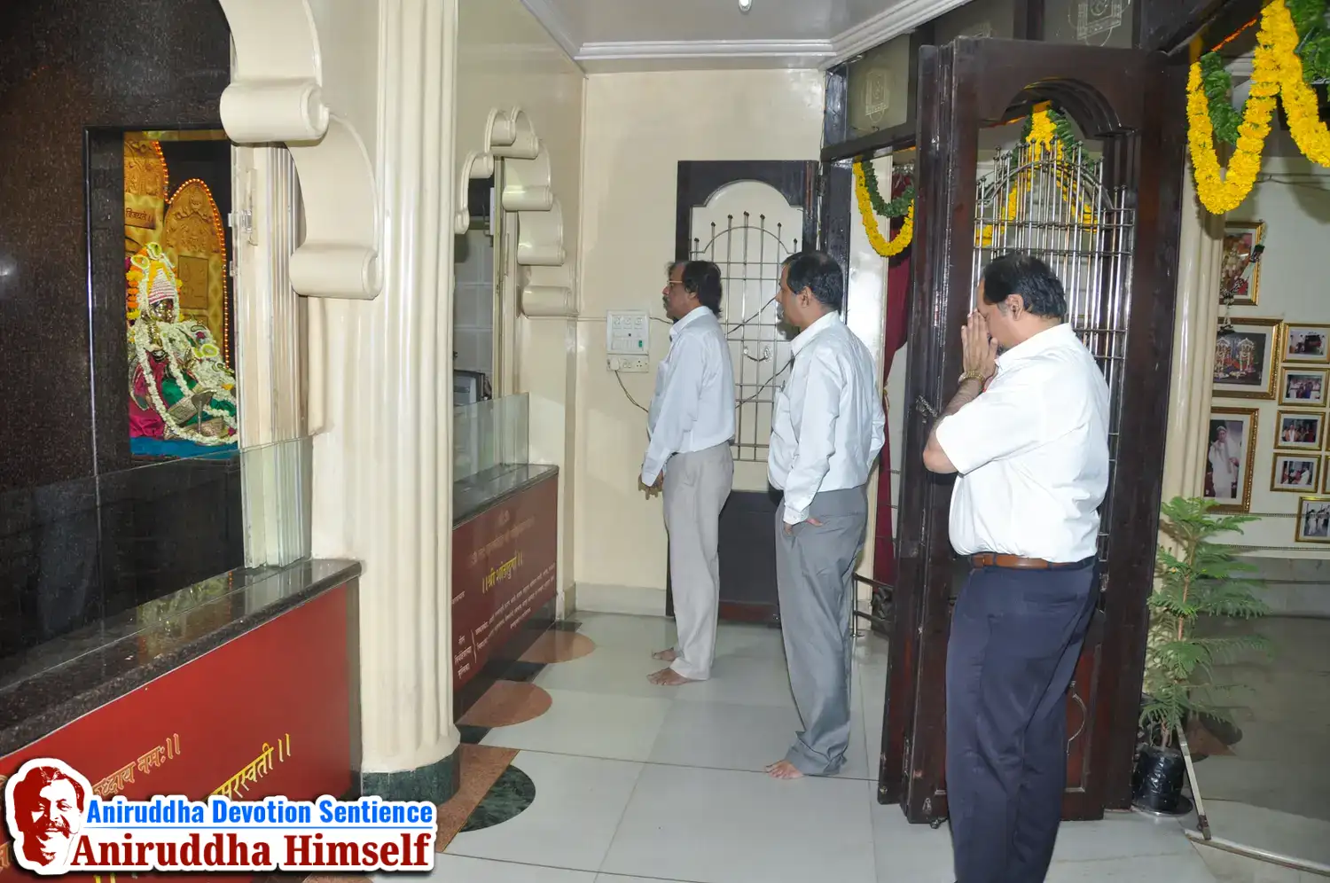Sadguru Shree Aniruddha Bapu at Gurukul Juinagar, on the occasion of Shree Aadyapipa Samadhi Sthanam Sohala