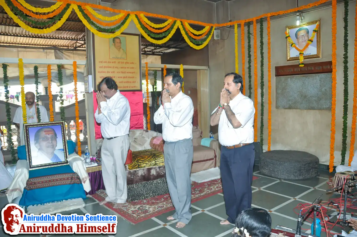 Sadguru Shree Aniruddha Bapu at Gurukul Juinagar, on the occasion of Shree Aadyapipa Samadhi Sthanam Sohala