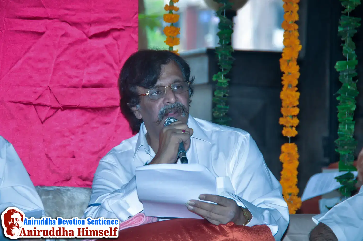 Sadguru Shree Aniruddha Bapu attending the abhang sohala at Gurukul Juinagar, on the occasion of Shree Aadyapipa Samadhi Sthanam Sohala