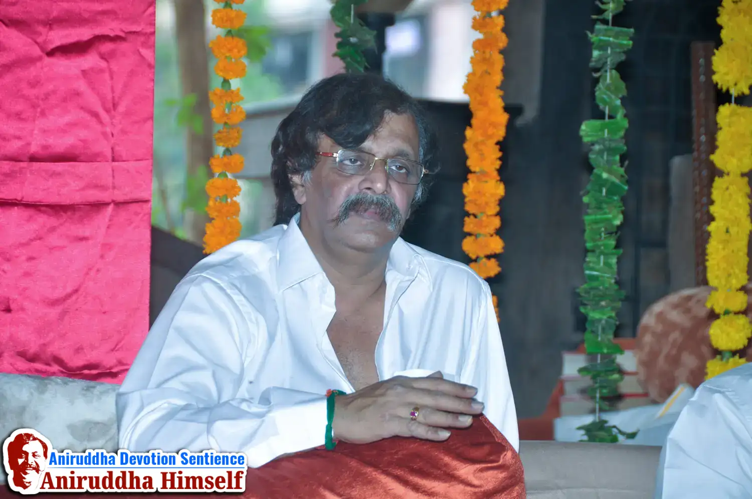 Sadguru Shree Aniruddha Bapu attending the abhang sohala at Gurukul Juinagar, on the occasion of Shree Aadyapipa Samadhi Sthanam Sohala