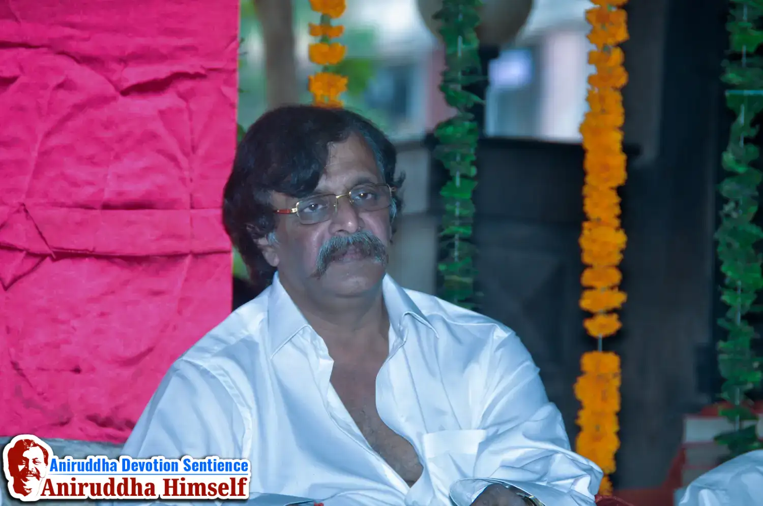 Sadguru Shree Aniruddha Bapu attending the abhang sohala at Gurukul Juinagar, on the occasion of Shree Aadyapipa Samadhi Sthanam Sohala